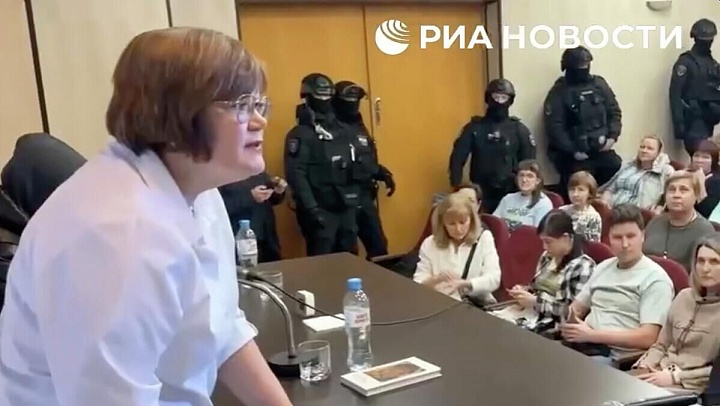 В Петербурге уволили из вузов двух кураторов проукраинской секты