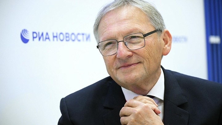 Титов назвал Россию лидером в офлайне