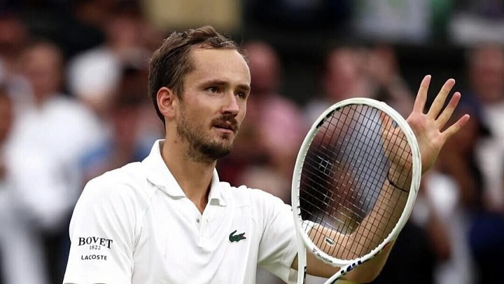 Медведев вышел в полуфинал "Мастерса" в Индиан-Уэллсе