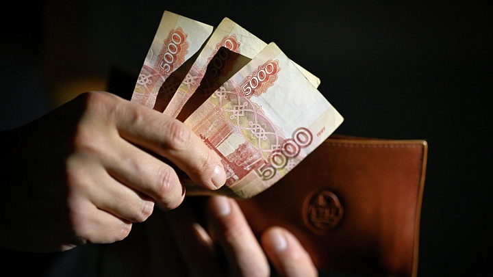 Зарплаты неквалифицированных рабочих в России выросли втрое за десять лет