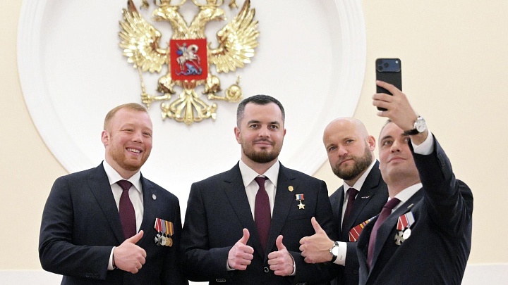 Путин пообещал помочь выпускникам "Времени героев" на выборах в Госдуму